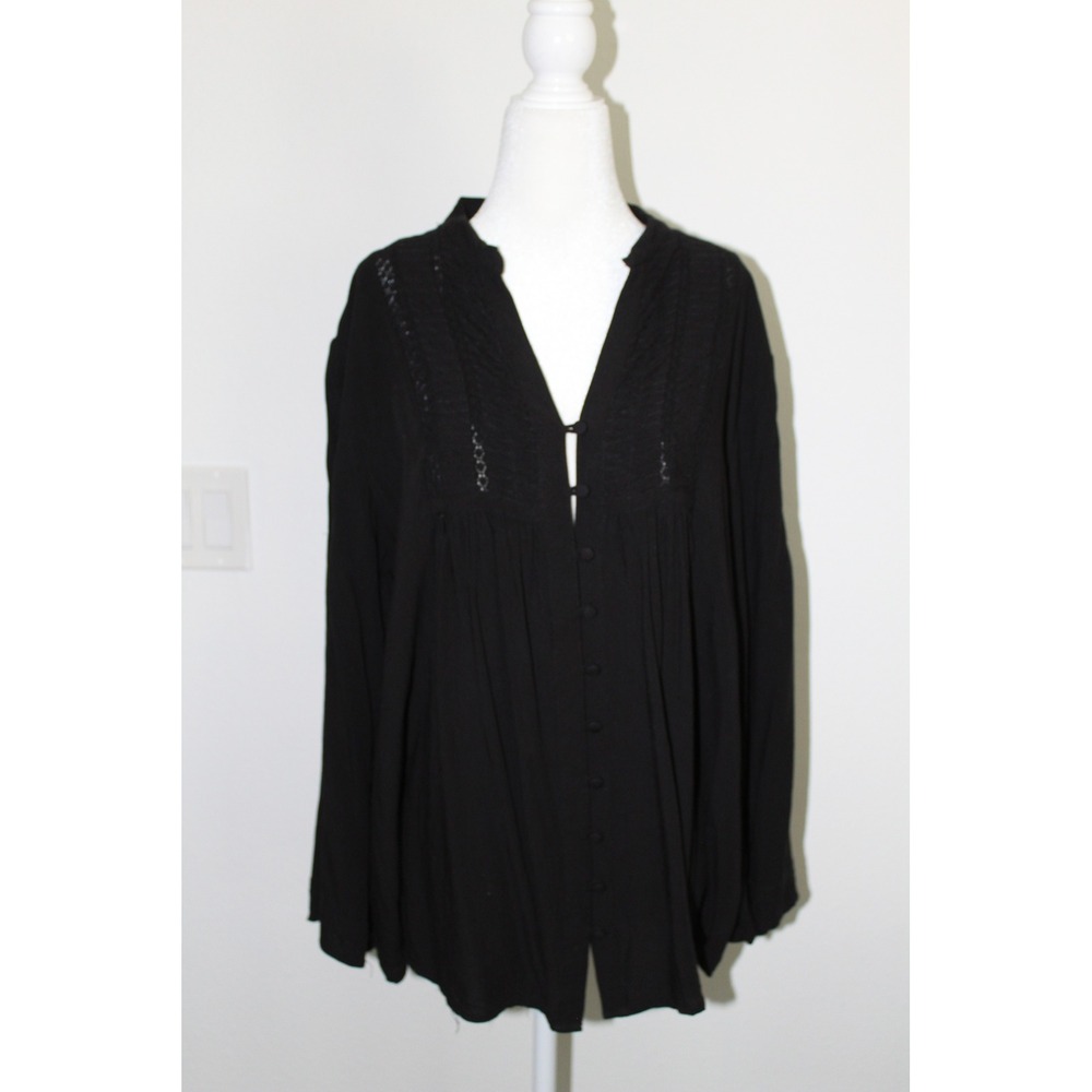 Solitaire Black Crochet Lace Pintuck Button Front Blouse 1X Rayon‎ Long Sleeve